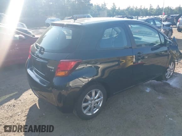 ✅ 2015 Toyota Yaris L • VIN: VNKJTUD3XFA055511 • Лот: 42951901. Опубликован ранее на IAAI с пробегом 93 476 миль. Бесплатный доступ к архиву аукционных продаж из США и подробный отчёт об истории автомобиля на DreamBid. Изображение 4.
