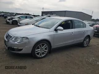 ✅ 2008 Volkswagen Passat 2.0T • VIN: WVWEK73C98P118677 • Lot: 67218435. Listed on Copart with 191,251 mi. Free auction sales archive from the USA and detailed vehicle history report at DreamBid. Image 1.