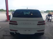 ✅ 2023 Genesis GV80 • VIN: KMUHCESCXPU124632 • Lot: 42648880. Wystawiony na IAAI z przebiegiem 21 713 mil. Bezpłatny archiwum sprzedaży aukcyjnych z USA i szczegółowy raport historii pojazdu na DreamBid. Zdjęcie 17.