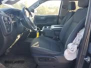 ✅ 2019 Chevrolet Silverado 1500 RST • VIN: 1GCRYEED6KZ414147 • Lot: 77144244. Wystawiony na Copart z przebiegiem 130 015 mil. Bezpłatny archiwum sprzedaży aukcyjnych z USA i szczegółowy raport historii pojazdu na DreamBid. Zdjęcie 7.