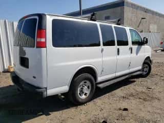 2009 Chevrolet Express Passenger с VIN 1GAGG25K191144382, выставлен на аукционе Copart как лот 64772444 с пробегом 35 449 миль миль и Списание • Salvage title. История ставок и продаж доступна на DreamBid. Изображение 3.