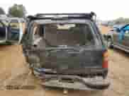 2002 Chevrolet Suburban Z71 z VIN 3GNFK16Z72G349789, wystawiony jako Copart lot #79714354 z przebiegiem 290 525 mil mil oraz Szkoda całkowita • Salvage title. Historia ofert i sprzedaży dostępna na DreamBid. Obrazek 6.