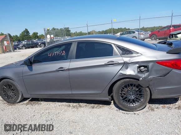 2011 Hyundai Sonata GLS z VIN 5NPEB4AC5BH264210, wystawiony jako IAAI lot #43177538 z przebiegiem 58 201 mil mil oraz . Historia ofert i sprzedaży dostępna na DreamBid. Obrazek 15.