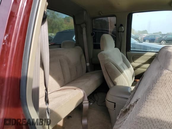 ✅ 1998 GMC Sierra 2500 • VIN: 1GTGK29R1WE543889 • Lot: 75187704. Wystawiony na Copart z przebiegiem 206 174 mil. Bezpłatny archiwum sprzedaży aukcyjnych z USA i szczegółowy raport historii pojazdu na DreamBid. Zdjęcie 10.