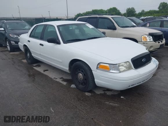 ✅ 2008 Ford Police Interceptor • VIN: 2FAFP71V08X162688 • Lot: 42634073. Listed on IAAI with 144,137 mi. Free auction sales archive from the USA and detailed vehicle history report at DreamBid. Image 1.