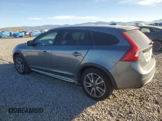 ✅ 2018 Volvo V60 • VIN: YV440MWK4J2058441 • Лот: 91928915. Опубликован ранее на Copart с пробегом 145 222 миль. Бесплатный доступ к архиву аукционных продаж из США и подробный отчёт об истории автомобиля на DreamBid. Изображение 2.