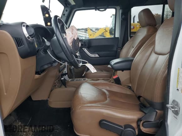 ✅ 2016 Jeep Wrangler Unlimited Sahara • VIN: 1C4HJWEG2GL304531 • Lot: 91180475. Listed on Copart with 86,867 mi. Free auction sales archive from the USA and detailed vehicle history report at DreamBid. Image 7.