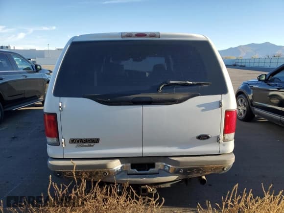 ✅ 2000 Ford Excursion Limited • VIN: 1FMNU42S5YEE00744 • Lot: 87309684. Wystawiony na Copart z przebiegiem 273 986 mil. Bezpłatny archiwum sprzedaży aukcyjnych z USA i szczegółowy raport historii pojazdu na DreamBid. Zdjęcie 6.