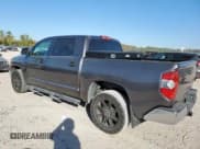 ✅ 2018 Toyota Tundra SR5 • VIN: 5TFEY5F12JX237450 • Lot: 91993405. Wystawiony na Copart z przebiegiem 99 871 mil. Bezpłatny archiwum sprzedaży aukcyjnych z USA i szczegółowy raport historii pojazdu na DreamBid. Zdjęcie 2.