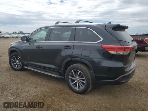 ✅ 2017 Toyota Highlander Hybrid XLE • VIN: 5TDJGRFH1HS024883 • Lot: 58122955. Listed on Copart with 116,189 mi. Free auction sales archive from the USA and detailed vehicle history report at DreamBid. Image 2.