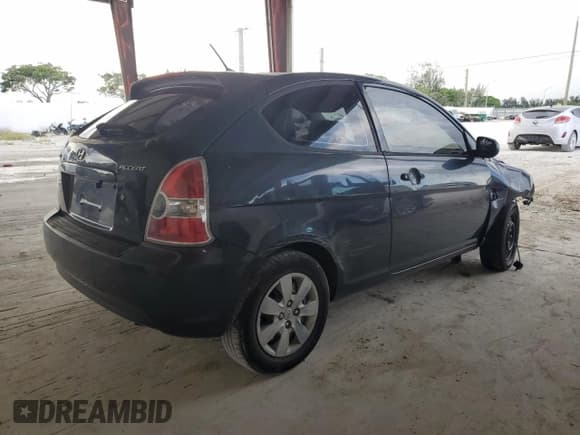 ✅ 2010 Hyundai Accent GS • VIN: KMHCM3AC3AU184173 • Лот: 65429885. Опубликован ранее на Copart с пробегом 174 998 миль. Бесплатный доступ к архиву аукционных продаж из США и подробный отчёт об истории автомобиля на DreamBid. Изображение 3.