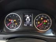 ✅ 2017 Volkswagen Tiguan S • VIN: WVGBV7AX9HK011797 • Лот: 43624376. Опубликован ранее на IAAI с пробегом 61 287 миль. Бесплатный доступ к архиву аукционных продаж из США и подробный отчёт об истории автомобиля на DreamBid. Изображение 7.