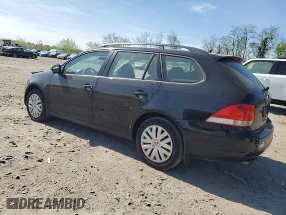 ✅ 2011 Volkswagen Jetta SE • VIN: 3VWPZ7AJ7BM677760 • Lot: 54329885. Listed on Copart with 106,727 mi. Free auction sales archive from the USA and detailed vehicle history report at DreamBid. Image 2.