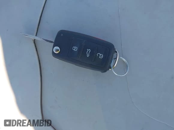 ✅ 2018 Volkswagen Tiguan • VIN: WVGAV7AX2JK001209 • Лот: 42963759. Опубликован ранее на IAAI с пробегом 78 086 миль. Бесплатный доступ к архиву аукционных продаж из США и подробный отчёт об истории автомобиля на DreamBid. Изображение 11.