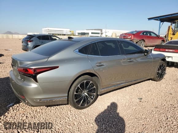 ✅ 2021 Lexus LS • VIN: JTHE5LGF5M5008931 • Lot: 43045225. Listed on Copart with 31,903 mi. Free auction sales archive from the USA and detailed vehicle history report at DreamBid. Image 3.