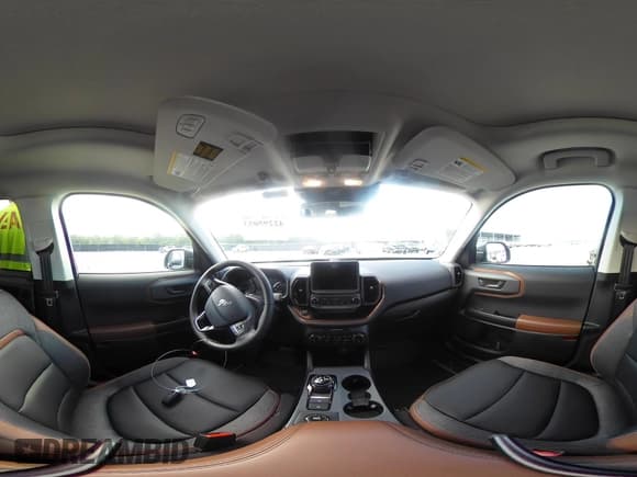 ✅ 2024 Ford Bronco Sport Outer Banks • VIN: 3FMCR9C6XRRF57501 • Lot: 42295053. Wystawiony na IAAI z przebiegiem 6 656 mil. Bezpłatny archiwum sprzedaży aukcyjnych z USA i szczegółowy raport historii pojazdu na DreamBid. Zdjęcie 19.