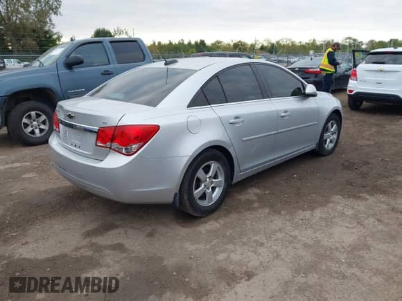 2016 Chevrolet Cruze LT с VIN 1G1PE5SB2G7223274, выставлен на аукционе IAAI как лот 43490293 с пробегом 124 801 миль миль и . История ставок и продаж доступна на DreamBid. Изображение 4.