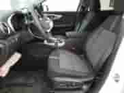 2023 Chevrolet Blazer LT z VIN 3GNKBHR46PS224150, wystawiony jako Copart lot #75610233 z przebiegiem Nie podano mil oraz . Historia ofert i sprzedaży dostępna na DreamBid. Obrazek 7.