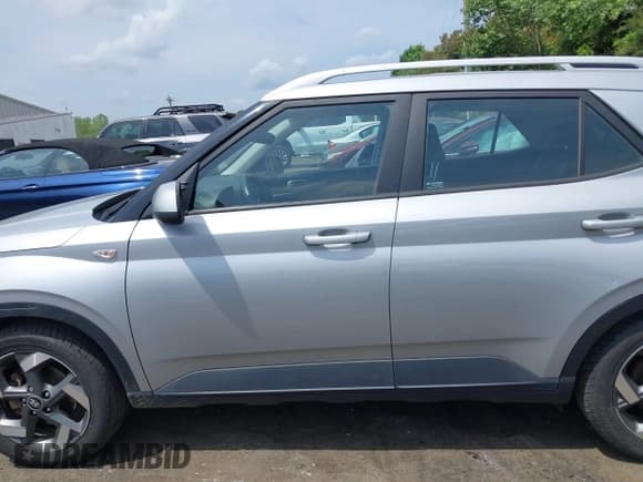 ✅ 2021 Hyundai Venue SEL • VIN: KMHRC8A34MU070987 • Lot: 42151461. Listed on IAAI with 118,840 mi. Free auction sales archive from the USA and detailed vehicle history report at DreamBid. Image 15.