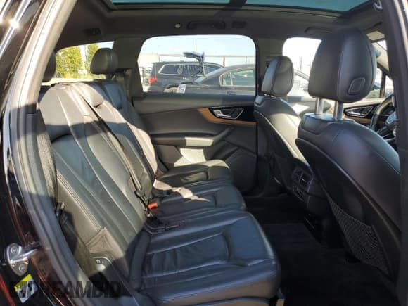 ✅ 2017 Audi Q7 Premium • VIN: WA1AHAF70HD040178 • Lot: 89881835. Listed on Copart with 111,642 mi. Free auction sales archive from the USA and detailed vehicle history report at DreamBid. Image 11.