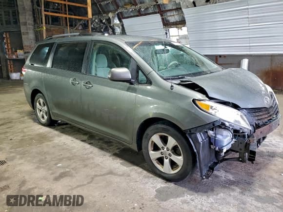 ✅ 2014 Toyota Sienna LE • VIN: 5TDKK3DC1ES463133 • Лот: 93875665. Опубликован ранее на Copart с пробегом 194 543 миль. Бесплатный доступ к архиву аукционных продаж из США и подробный отчёт об истории автомобиля на DreamBid. Изображение 4.