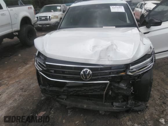 ✅ 2024 Volkswagen Tiguan SE R-Line Black • VIN: 3VVCB7AX3RM077940 • Lot: 42970403. Listed on IAAI with 9,018 mi. Free auction sales archive from the USA and detailed vehicle history report at DreamBid. Image 6.