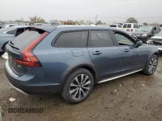 ✅ 2022 Volvo V90 • VIN: YV4062NL0N1148645 • Лот: 84801074. Опубликован ранее на Copart с пробегом 12 490 миль. Бесплатный доступ к архиву аукционных продаж из США и подробный отчёт об истории автомобиля на DreamBid. Изображение 3.