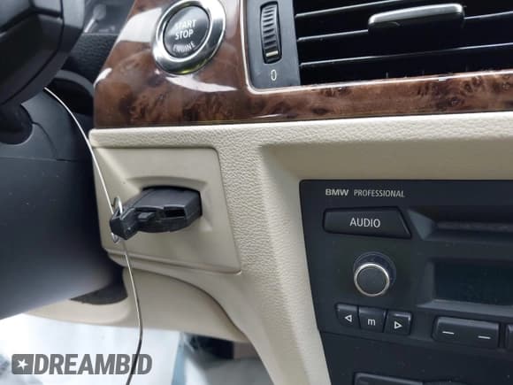 ✅ 2008 BMW 3 Series 335i • VIN: WBAWL73528PX57449 • Лот: 43813970. Опубликован ранее на IAAI с пробегом Не указан. Бесплатный доступ к архиву аукционных продаж из США и подробный отчёт об истории автомобиля на DreamBid. Изображение 11.