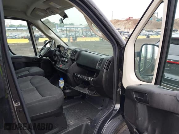 ✅ 2021 Ram ProMaster Cargo • VIN: 3C6LRVDG8ME585020 • Lot: 42601543. Listed on IAAI with 29,150 mi. Free auction sales archive from the USA and detailed vehicle history report at DreamBid. Image 5.