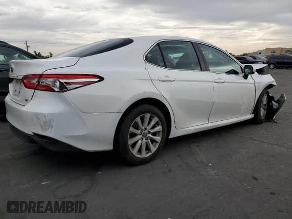 ✅ 2018 Toyota Camry LE • VIN: 4T1B11HK7JU116707 • Лот: 92363275. Опубликован ранее на Copart с пробегом 125 267 миль. Бесплатный доступ к архиву аукционных продаж из США и подробный отчёт об истории автомобиля на DreamBid. Изображение 3.