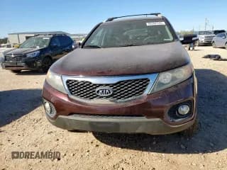 ✅ 2012 Kia Sorento LX • VIN: 5XYKT3A62CG301890 • Lot: 92206745. Wystawiony na Copart z przebiegiem Nie podano. Bezpłatny archiwum sprzedaży aukcyjnych z USA i szczegółowy raport historii pojazdu na DreamBid. Zdjęcie 5.