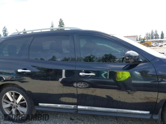 ✅ 2015 Nissan Pathfinder Platinum • VIN: 5N1AR2MM2FC607166 • Lot: 42532590. Listed on IAAI with 158,322 mi. Free auction sales archive from the USA and detailed vehicle history report at DreamBid. Image 13.