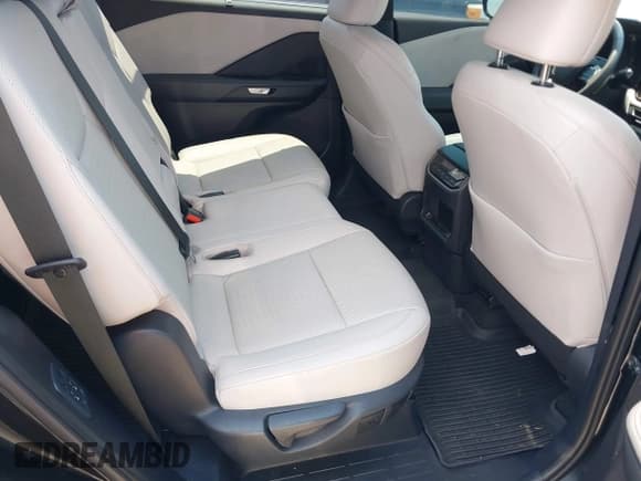 ✅ 2024 Lexus TX 350 • VIN: 5TDAAAA62RS009447 • Lot: 43030837. Wystawiony na IAAI z przebiegiem 19 883 mil. Bezpłatny archiwum sprzedaży aukcyjnych z USA i szczegółowy raport historii pojazdu na DreamBid. Zdjęcie 8.