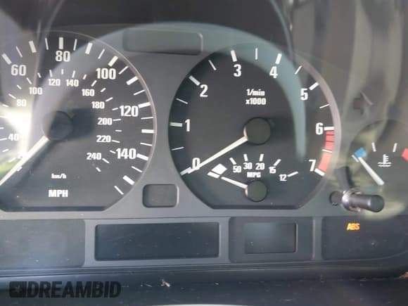 ✅ 2002 BMW 3 Series 325i • VIN: WBAET37442NJ20930 • Лот: 43102667. Опубликован ранее на IAAI с пробегом Не указан. Бесплатный доступ к архиву аукционных продаж из США и подробный отчёт об истории автомобиля на DreamBid. Изображение 7.