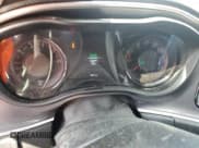 ✅ 2021 Dodge Challenger SXT • VIN: 2C3CDZAG6MH533381 • Lot: 63254133. Wystawiony na Copart z przebiegiem 9 981 mil. Bezpłatny archiwum sprzedaży aukcyjnych z USA i szczegółowy raport historii pojazdu na DreamBid. Zdjęcie 9.