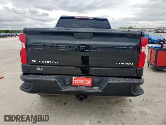 ✅ 2020 Chevrolet Silverado 1500 Custom • VIN: 1GCRWBEK2LZ183168 • Lot: 50842355. Wystawiony na Copart z przebiegiem 67 774 mil. Bezpłatny archiwum sprzedaży aukcyjnych z USA i szczegółowy raport historii pojazdu na DreamBid. Zdjęcie 6.