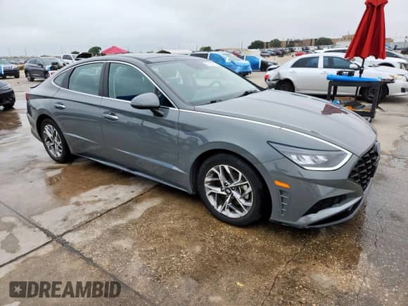 2021 Hyundai Sonata SEL z VIN 5NPEF4JA1MH102810, wystawiony jako Copart lot #70359175 z przebiegiem 49 293 mil mil oraz Czysty tytuł • Clean title. Historia ofert i sprzedaży dostępna na DreamBid. Obrazek 4.