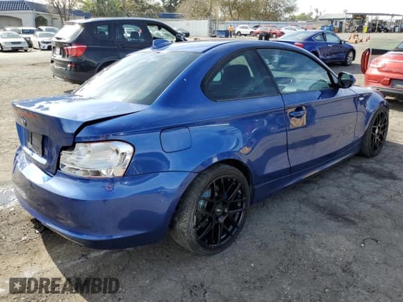 ✅ 2010 BMW 1 Series 128i • VIN: WBAUP7C55AVF07560 • Lot: 43473985. Listed on Copart with 163,455 mi. Free auction sales archive from the USA and detailed vehicle history report at DreamBid. Image 3.