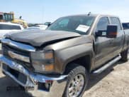 ✅ 2015 Chevrolet Silverado 2500HD LT • VIN: 1GC1KVEG5FF557414 • Lot: 41735823. Wystawiony na IAAI z przebiegiem 271 919 mil. Bezpłatny archiwum sprzedaży aukcyjnych z USA i szczegółowy raport historii pojazdu na DreamBid. Zdjęcie 17.