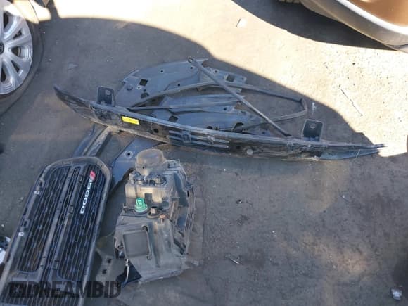 ✅ 2018 Dodge Durango GT • VIN: 1C4RDJDG6JC194302 • Lot: 43550293. Wystawiony na IAAI z przebiegiem 128 090 mil. Bezpłatny archiwum sprzedaży aukcyjnych z USA i szczegółowy raport historii pojazdu na DreamBid. Zdjęcie 18.