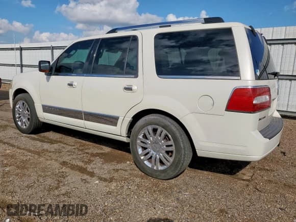 ✅ 2008 Lincoln Navigator • VIN: 5LMFU27508LJ04258 • Лот: 82394045. Опубликован ранее на Copart с пробегом 168 341 миль. Бесплатный доступ к архиву аукционных продаж из США и подробный отчёт об истории автомобиля на DreamBid. Изображение 2.