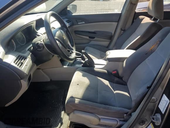 ✅ 2008 Honda Accord LX • VIN: 1HGCP26338A152688 • Lot: 82291945. Wystawiony na Copart z przebiegiem 224 823 mil. Bezpłatny archiwum sprzedaży aukcyjnych z USA i szczegółowy raport historii pojazdu na DreamBid. Zdjęcie 7.