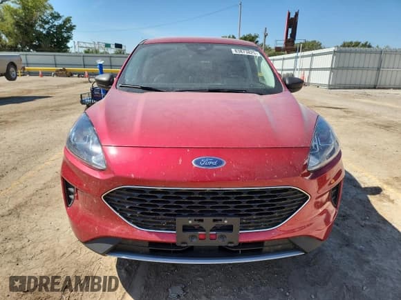 ✅ 2022 Ford Escape SE • VIN: 1FMCU9G61NUC00705 • Lot: 83873825. Wystawiony na Copart z przebiegiem 10 338 mil. Bezpłatny archiwum sprzedaży aukcyjnych z USA i szczegółowy raport historii pojazdu na DreamBid. Zdjęcie 5.