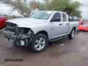 2018 Ram 1500 Tradesman z VIN 1C6RR6FG0JS280326, wystawiony jako IAAI lot #43422781 z przebiegiem 89 435 mil mil oraz . Historia ofert i sprzedaży dostępna na DreamBid. Obrazek 18.