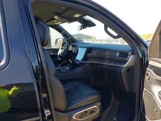 ✅ 2024 Jeep Wagoneer Series II • VIN: 1C4SJVBPXRS168047 • Lot: 43672037. Wystawiony na IAAI z przebiegiem 49 407 mil. Bezpłatny archiwum sprzedaży aukcyjnych z USA i szczegółowy raport historii pojazdu na DreamBid. Zdjęcie 5.