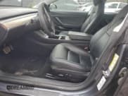 ✅ 2021 Tesla Model 3 Standard Range Plus • VIN: 5YJ3E1EAXMF854054 • Lot: 95093415. Wystawiony na Copart z przebiegiem 32 921 mil. Bezpłatny archiwum sprzedaży aukcyjnych z USA i szczegółowy raport historii pojazdu na DreamBid. Zdjęcie 7.