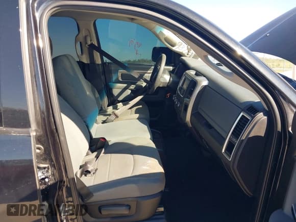 ✅ 2019 Ram 1500 SLT • VIN: 1C6RR6TT0KS572044 • Лот: 40825845. Опубликован ранее на IAAI с пробегом 122 693 миль. Бесплатный доступ к архиву аукционных продаж из США и подробный отчёт об истории автомобиля на DreamBid. Изображение 5.