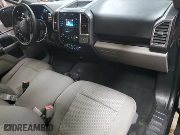 ✅ 2016 Ford F-150 XL • VIN: 1FTMF1CP8GFA70612 • Lot: 87198194. Wystawiony na Copart z przebiegiem 131 681 mil. Bezpłatny archiwum sprzedaży aukcyjnych z USA i szczegółowy raport historii pojazdu na DreamBid. Zdjęcie 8.