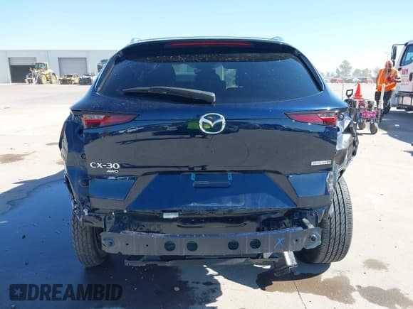 ✅ 2024 Mazda CX-30 S Preferred • VIN: 3MVDMBCM1RM676403 • Lot: 43475497. Wystawiony na IAAI z przebiegiem 21 619 mil. Bezpłatny archiwum sprzedaży aukcyjnych z USA i szczegółowy raport historii pojazdu na DreamBid. Zdjęcie 17.