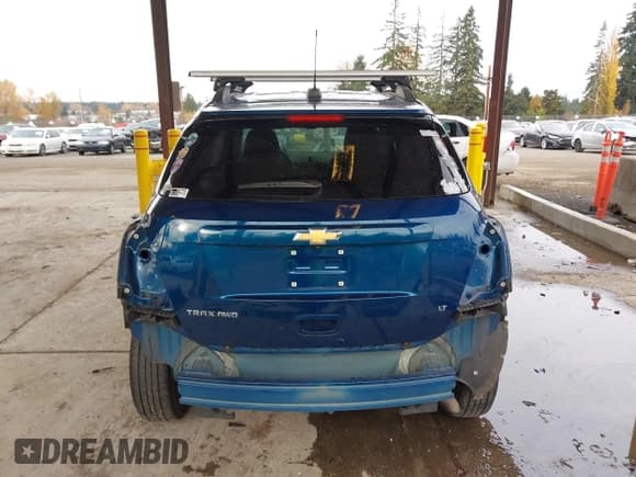 ✅ 2020 Chevrolet Trax LT • VIN: 3GNCJPSBXLL133347 • Lot: 43663755. Wystawiony na IAAI z przebiegiem 68 850 mil. Bezpłatny archiwum sprzedaży aukcyjnych z USA i szczegółowy raport historii pojazdu na DreamBid. Zdjęcie 17.